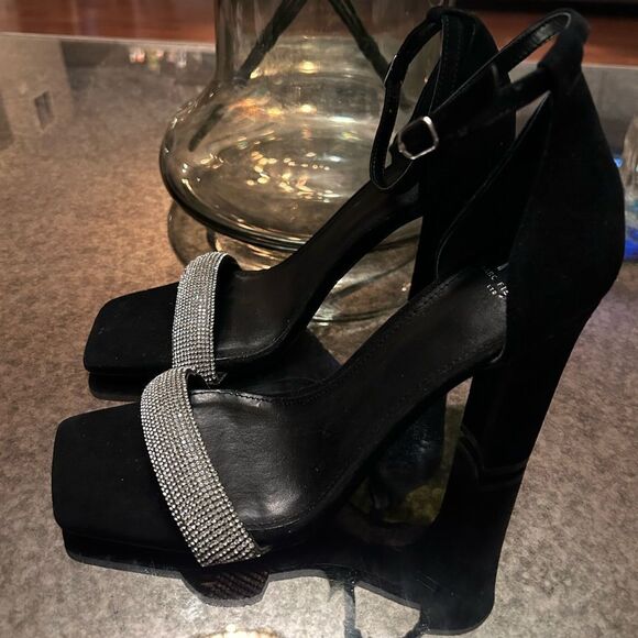 Marc Fisher LTD Angelo Women's Suede Crystal Embellished Pumps - Picture 4 of 6